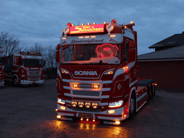 Scania nextgen headlight with strobe 